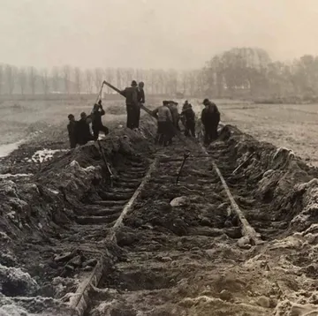buried_rail.jpg
